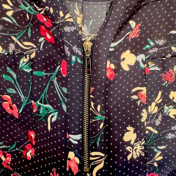 Maurices Plus Size 1 Blue Polka Dot Floral 3/4 Tab Sleeve Blouse Quarter Zip‎ - Picture 6 of 9